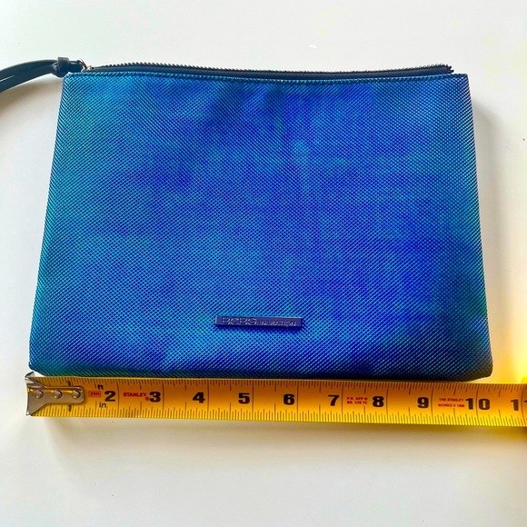 BCBG Clutch - Picture 7 of 8